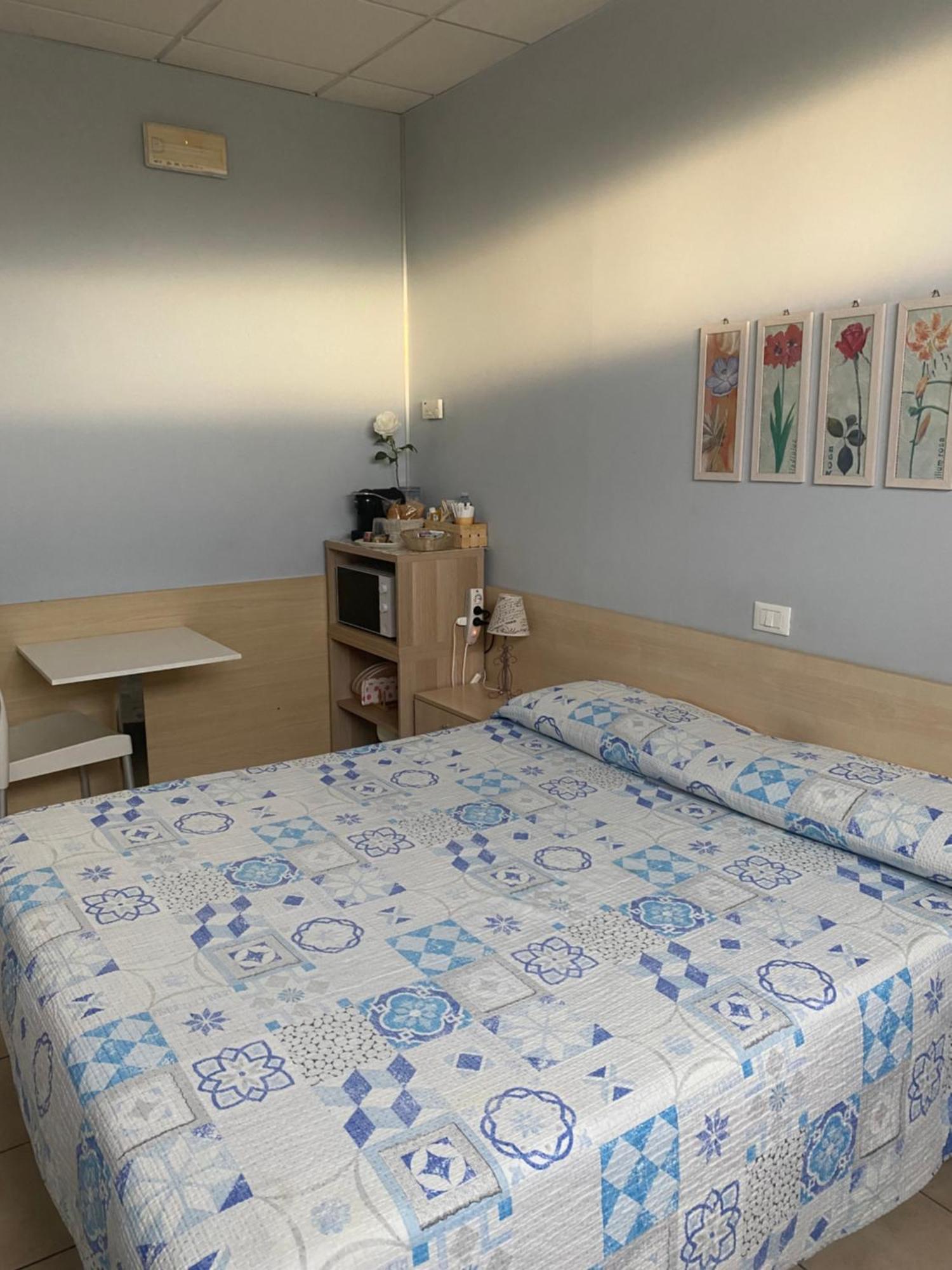 Hotel Il Chiesino à Pontedera Extérieur photo