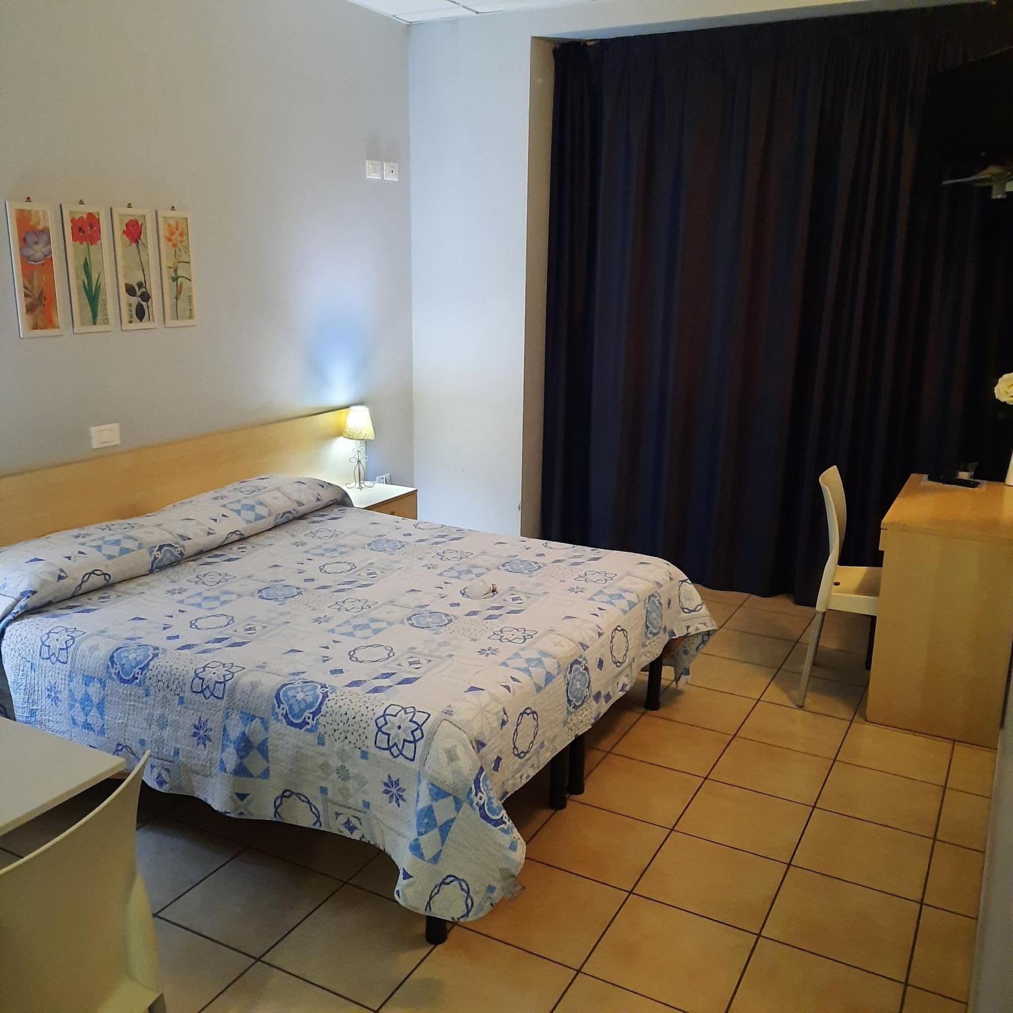 Hotel Il Chiesino à Pontedera Extérieur photo